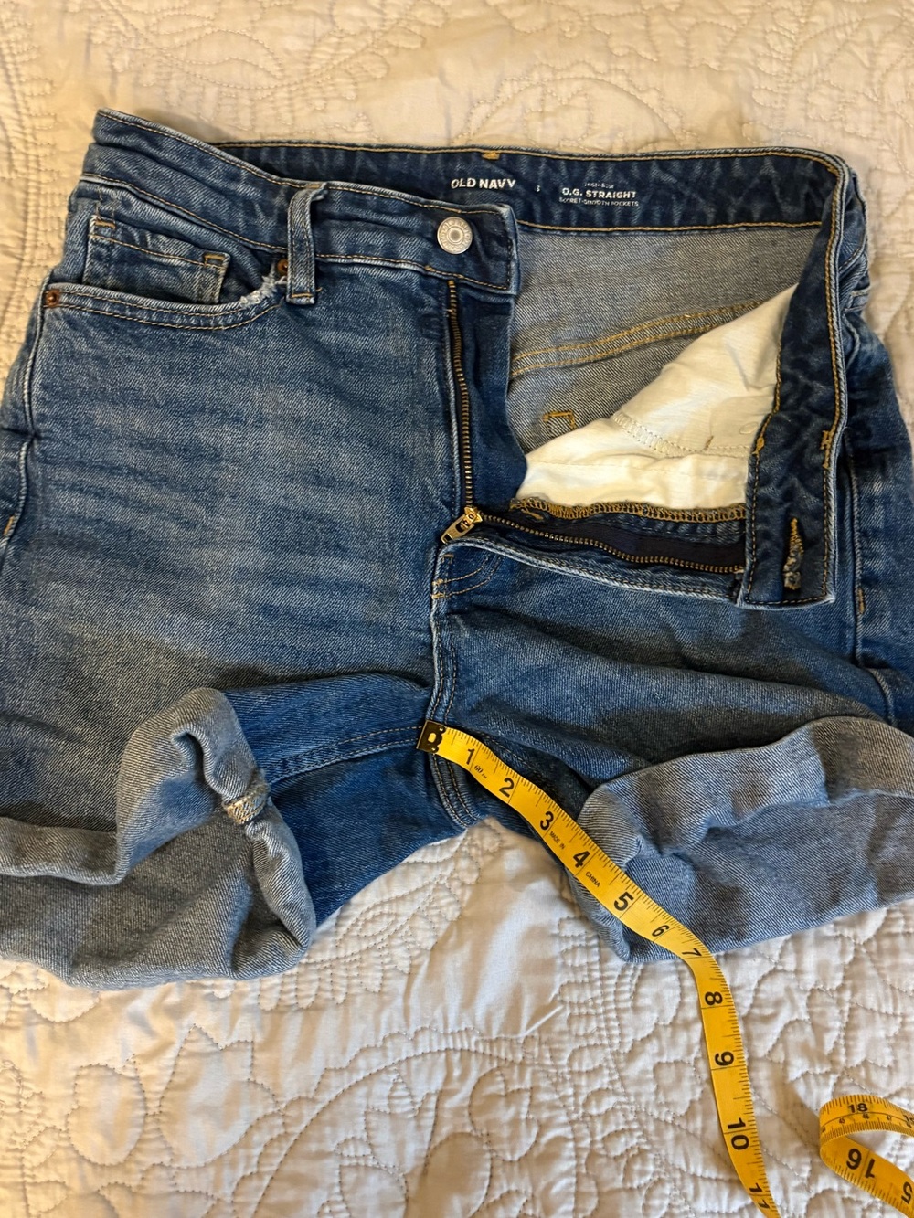 Old Navy Women’s High-Rise O.G Straight Shorts- Blue Denim - Picture 4 of 5